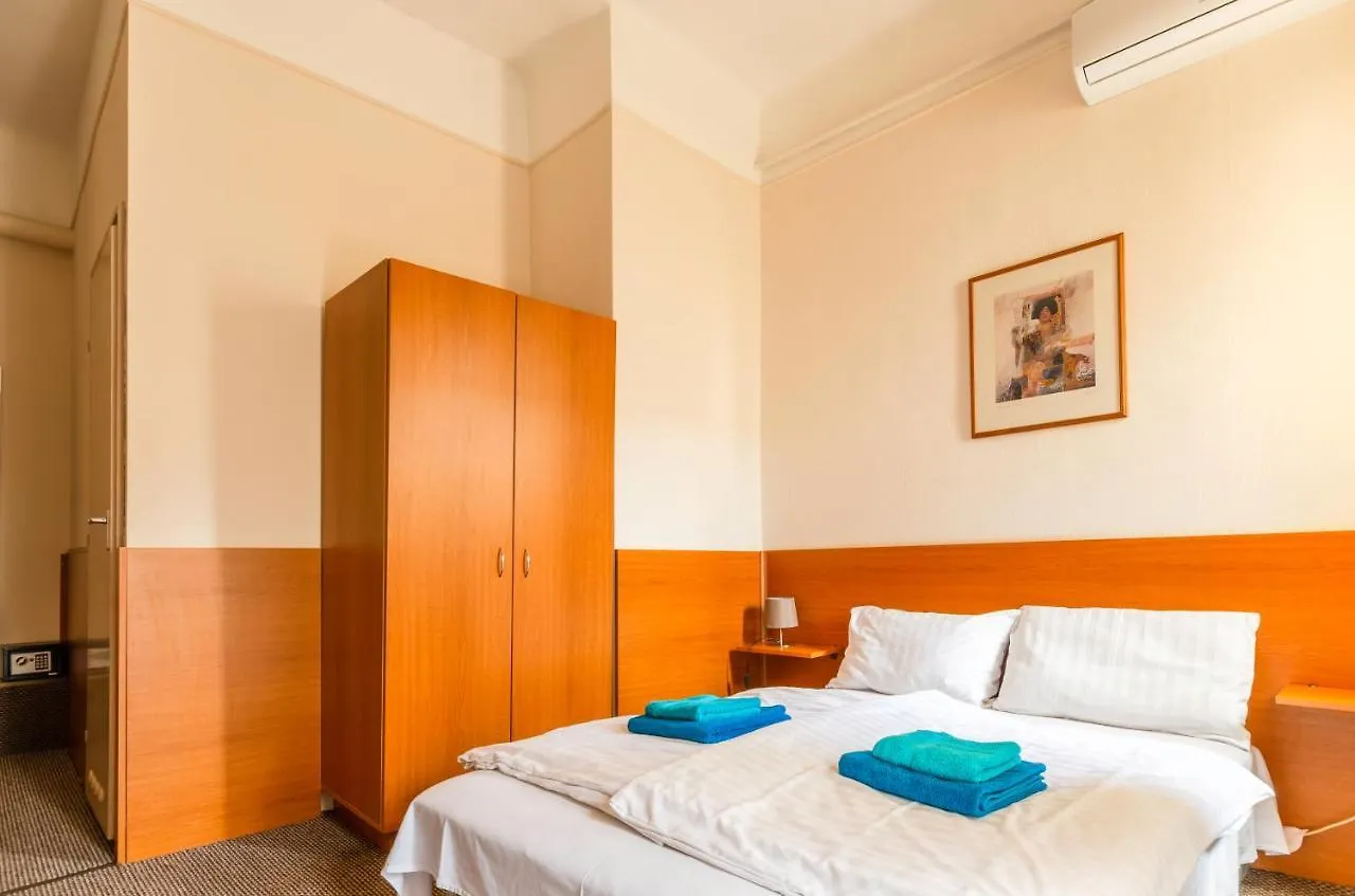 *** Guest house Eitans Guesthouse Budapest Hungary